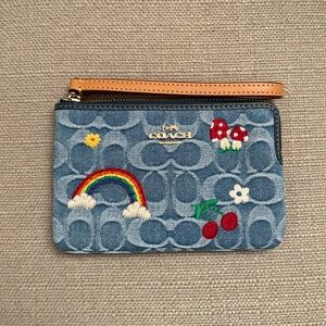 Coach Corner Zip Wristlet In Signature Denim Gold/indigo multi NWT